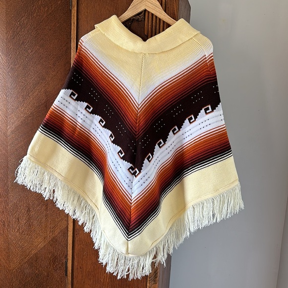 Vtg 1970s Mexican Blanket Aztec Print Red Poncho - Picture 3 of 3